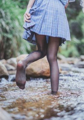 大友梨奈无删版三级情不自禁_免费高清观看